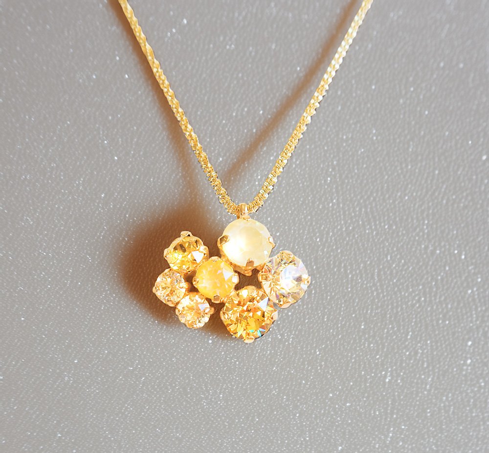 Crystal multistone pendant,lemon jonquil